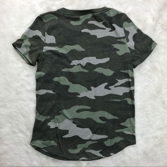 Victoria’s Secret VS PINK Camo Green Crew Neck NWT - Picture 5 of 5